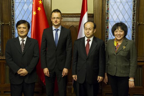 Huang Min, Szijjártó Péter, Xiao Qian és Chen Bo - Fotó: Botár Gergely