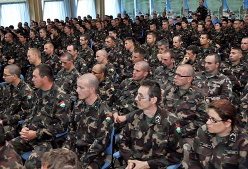 A tájékoztatón résztvevő katonák (fotó: Galambos Sándor)