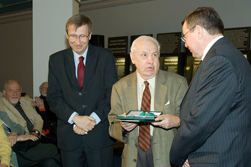 Randolph L. Braham professzor és Hóvári János helyettes államtitkár (fotó: Rév Gábor)