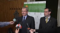 Fazekas Sándor 7 civil szervezet képviselőjét fogadta