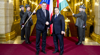 Orbán Viktor kétoldalú tárgyalásokat folytatott a cseh miniszterelnökkel