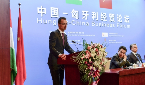 Szijjártó Péter beszédet mond a Kínai Nemzetközi Kereskedelemfejlesztési Tanács (CCPIT) pekingi székházában - Fotó: Burger Barna