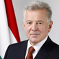 Dr. Schmitt Pál