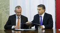 Viktor Orban signed an agreement on strategic partnership with the chief executive of Hungarian pharmaceuticals maker Richter Gedeon