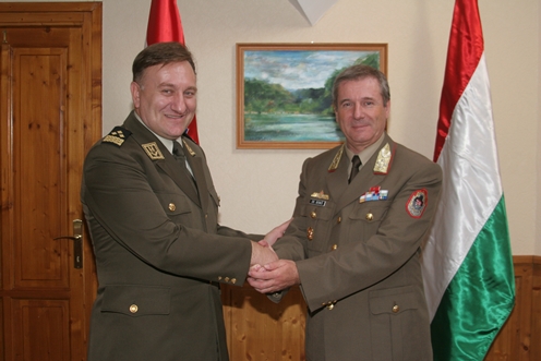Benkő Tibor vezérezredes és Drago Lovrić altábornagy (fotó: Tóth László)