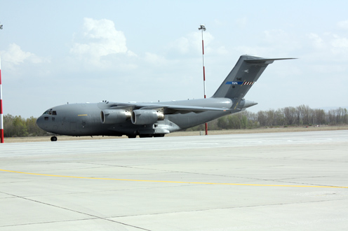 A SAC 01 visszatér az MH Pápa Bázisrepülőtérre egy sikeres misszió után. A SAC program 2012. április 1-én túllépte a 7000. repült órát. (fotó: HAW archív)