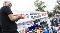 Az EMMI vezetői idén is fogyatékkal élőkkel indultak a Budapest Maratonon