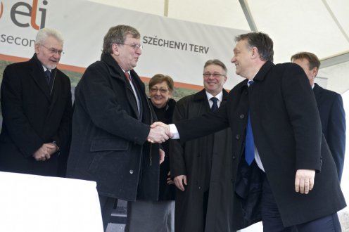 Orbán Viktor miniszterelnök a szegedi lézerközpont ünnepélyes alapkőletételekor - Fotó: Árvai Károly
