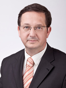 Dr. Illés Zoltán