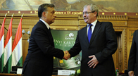 Orbán Viktor átadta az első Agrár Széchenyi kártyát 